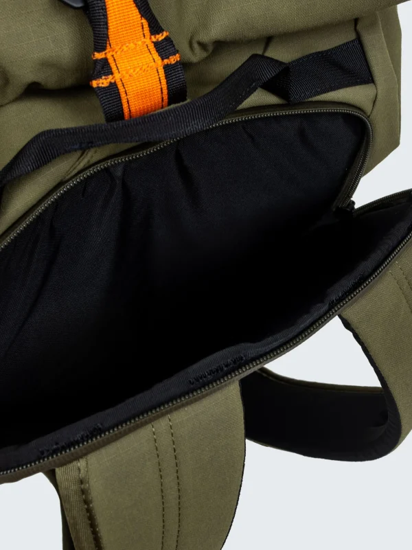 Bags*Finisterre Nautilus 23L Backpack Dark Olive