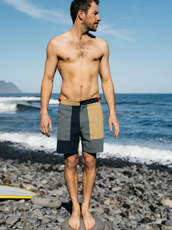 Swimwear*Finisterre Walker Hybrid Shorts Deep Sea / Navy