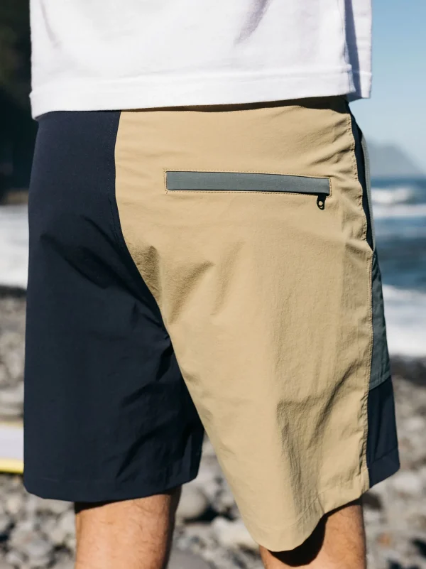 Shorts*Finisterre Walker Hybrid Shorts Deep Sea / Navy